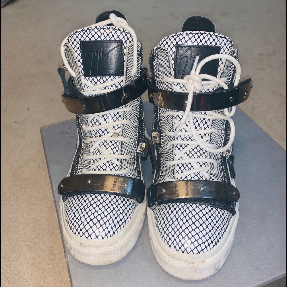 Giuseppe Sneakers Size 37 (Mint)